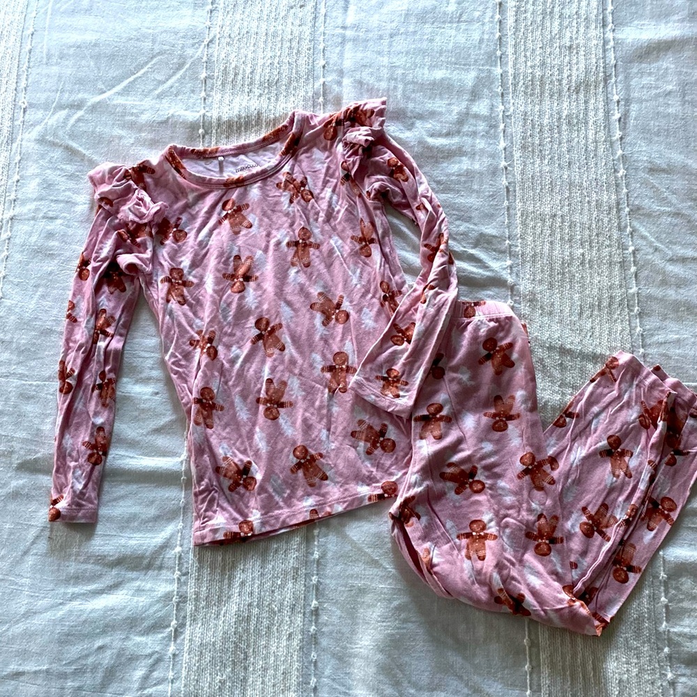 Milk+Coco 5T girls pink Jammies with Gingerbread men and white Christmas trees